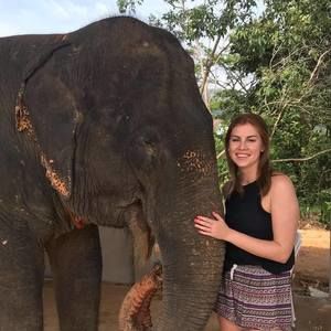 Meet your Posher, Danielle